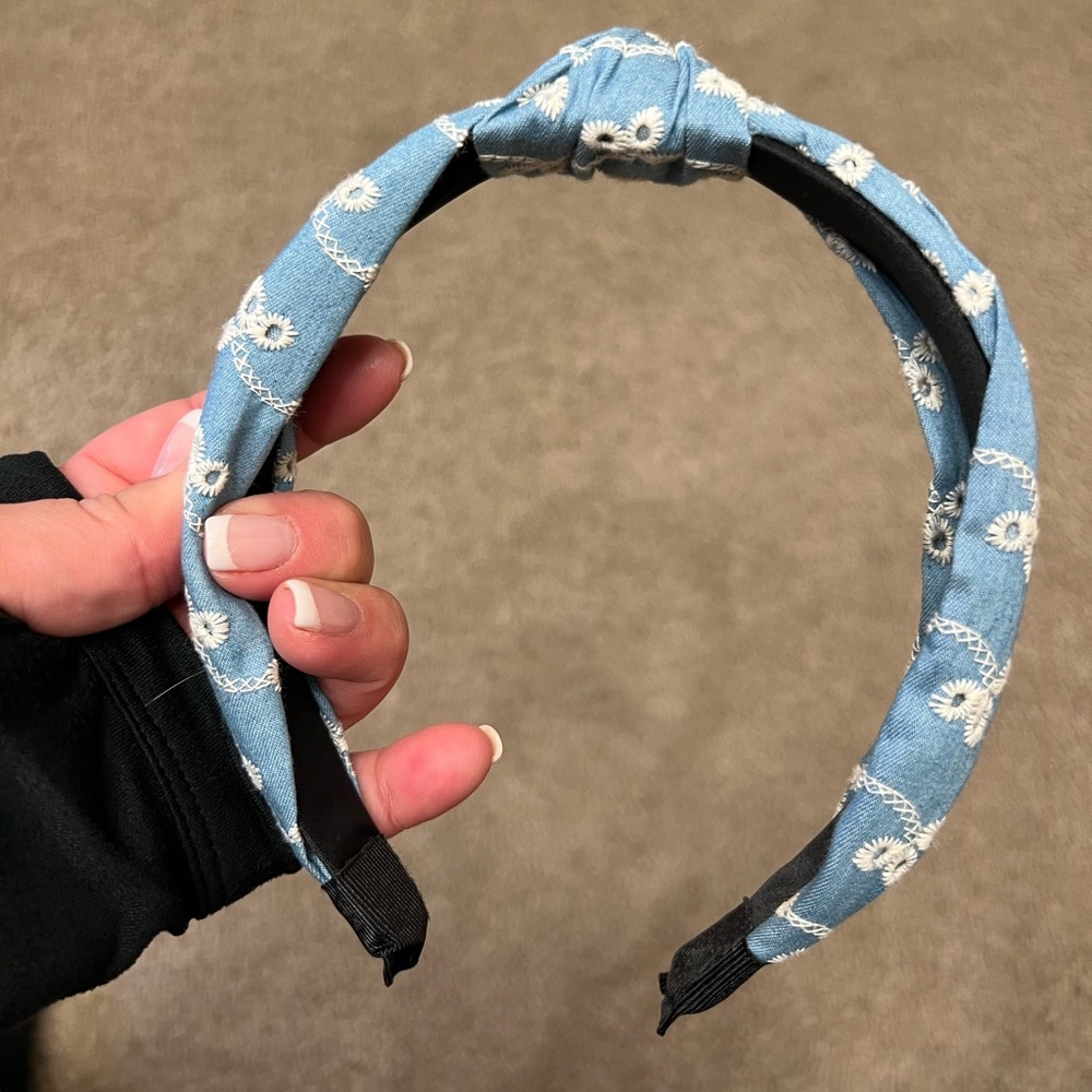 Blue/white knot headband